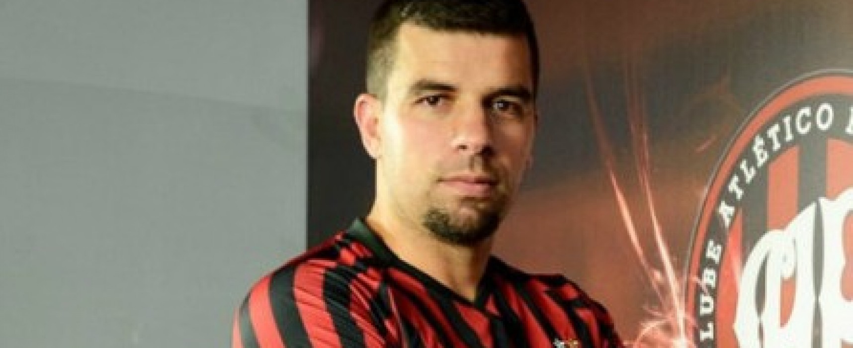 André Lima chega em Salvador nesta terça para assinar contrato com o Vitória