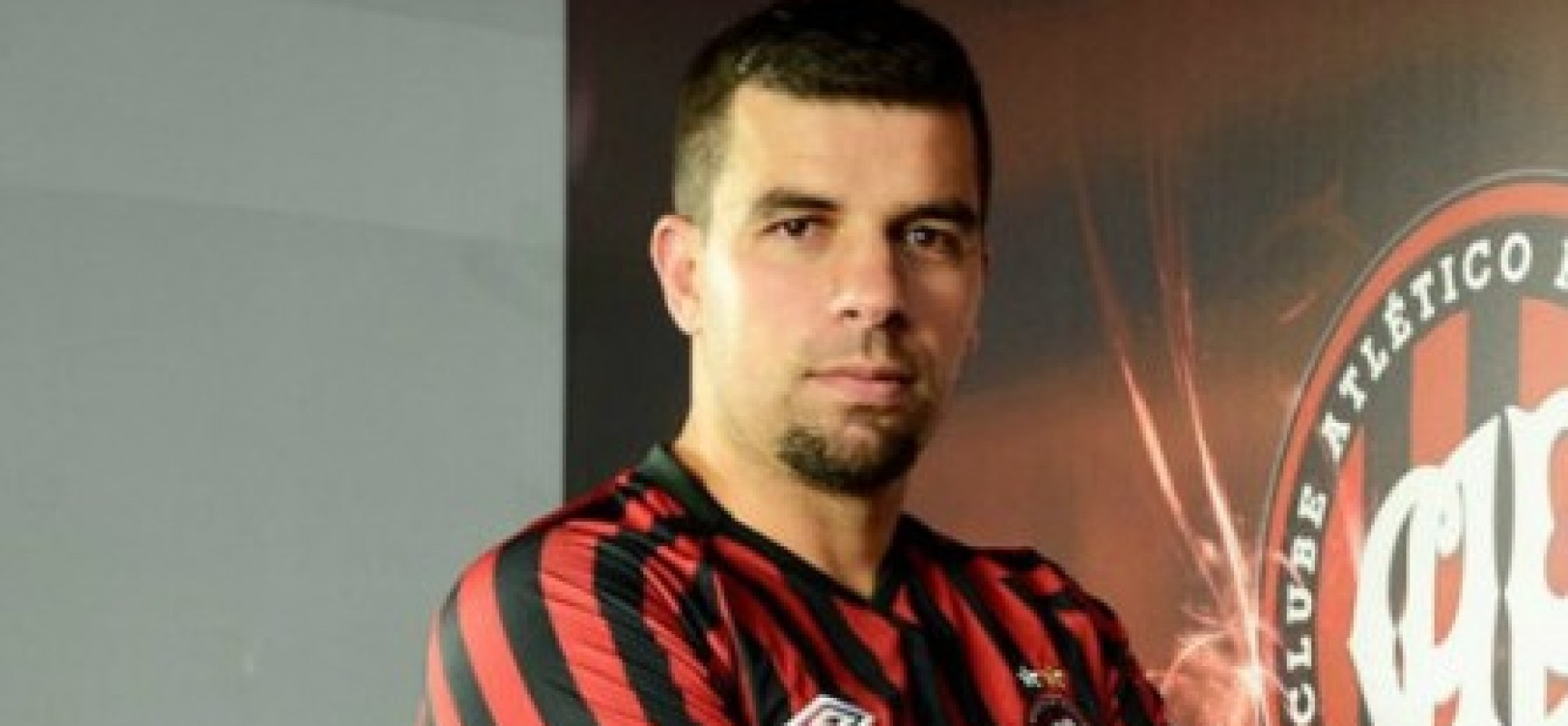 André Lima chega em Salvador nesta terça para assinar contrato com o Vitória