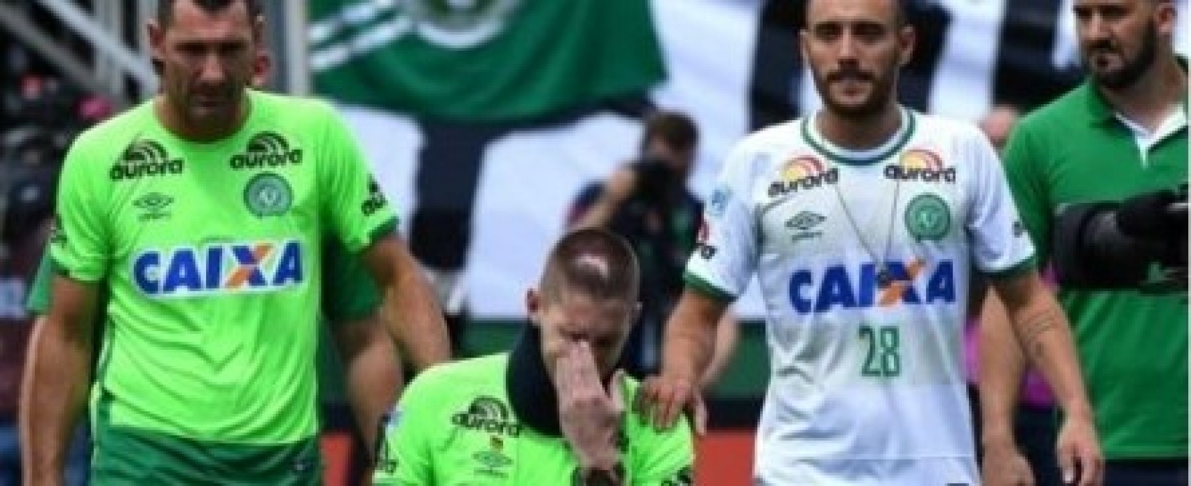 Chapecoense empata com Palmeiras em primeiro jogo após tragédia