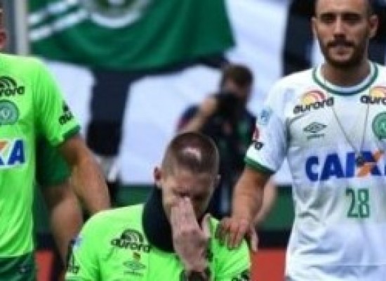 Chapecoense empata com Palmeiras em primeiro jogo após tragédia