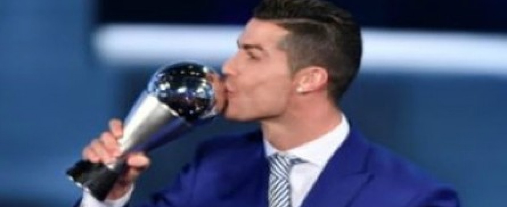 Cristiano Ronaldo é eleito pela Fifa melhor jogador do mundo de 2016