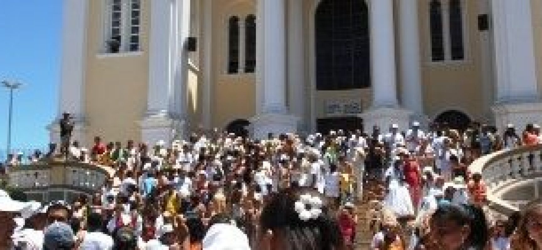 Lavagem das Escadarias da Catedral e chegada do MSC Seaview agitam Ilhéus nesta quinta-feira (17)