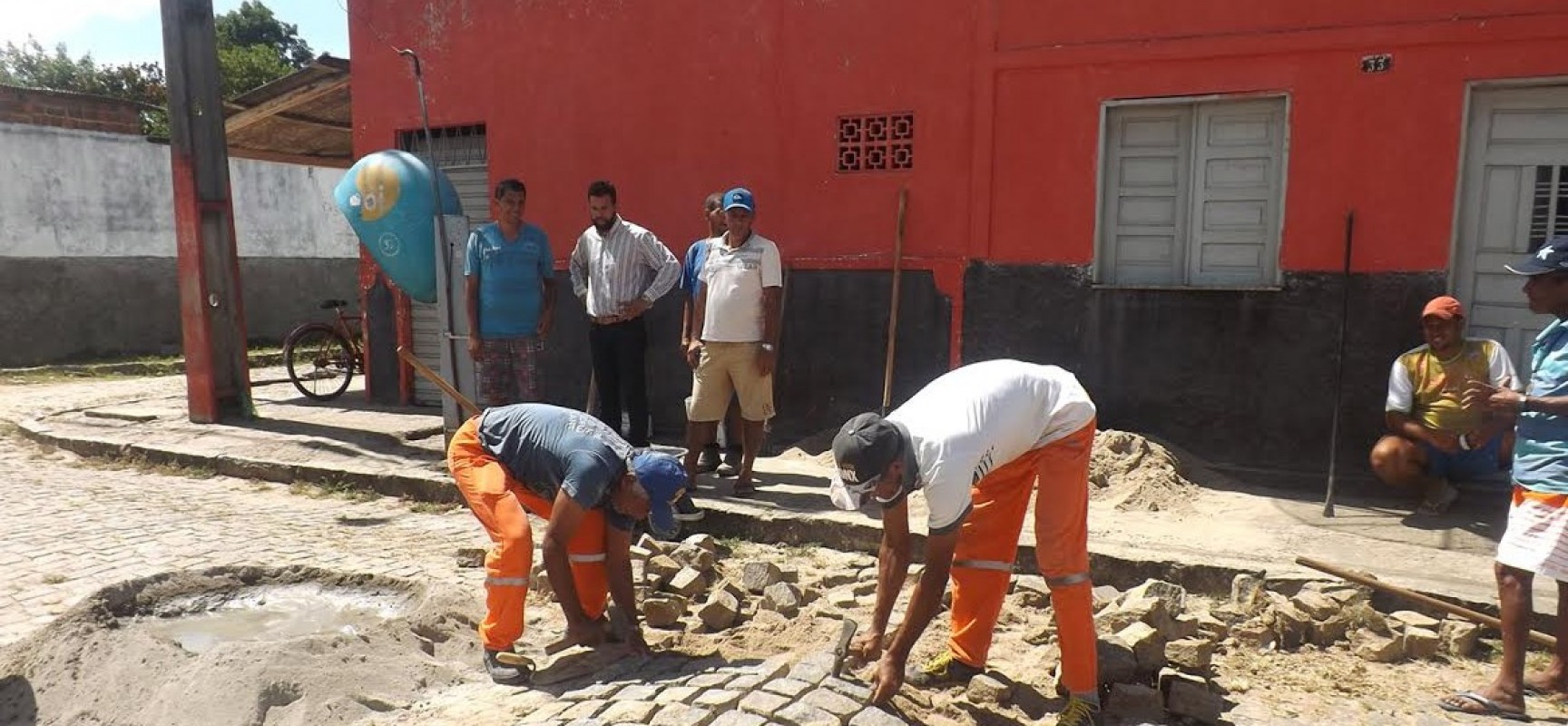 Prefeitura de Ibicaraí atende reivindicações de moradores e instala quebra-molas em Saloméa