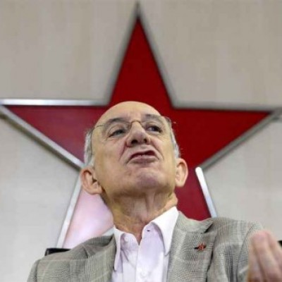 Presidente do PT pede apoio para lançar Lula candidato em abril