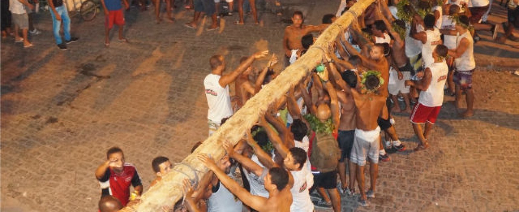 Puxada do Mastro, sua origem, rituais e permanências. Por Erlon Costa*