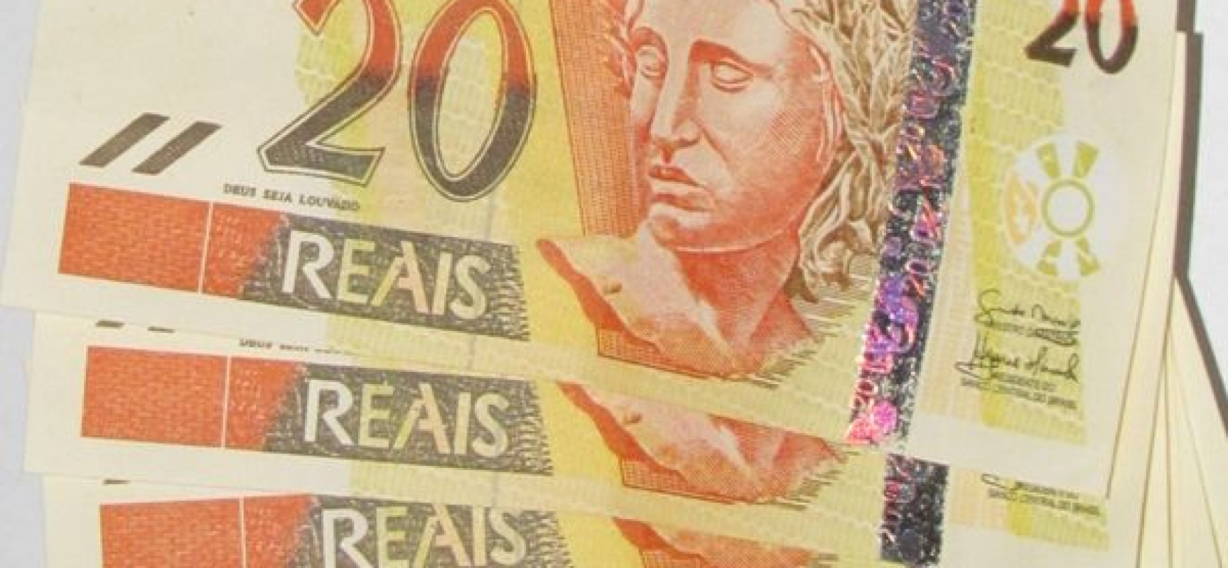 68ª CIPM CONDUZ INDIVÍDUO À POLÍCIA FEDERAL POR PASSAREM CÉDULAS FALSAS