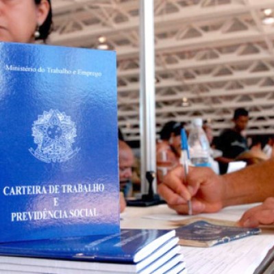 Caixa atende 356 mil pessoas com direito a FGTS no primeiro sábado de plantão