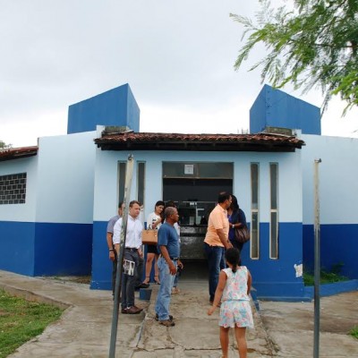 Prefeito de Ilhéus inspeciona obras de recuperação de unidades de saúde