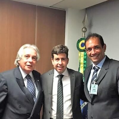 Prefeito de Ilhéus pede, em Brasília, liberação de recursos para obras paralisadas na área de Educação