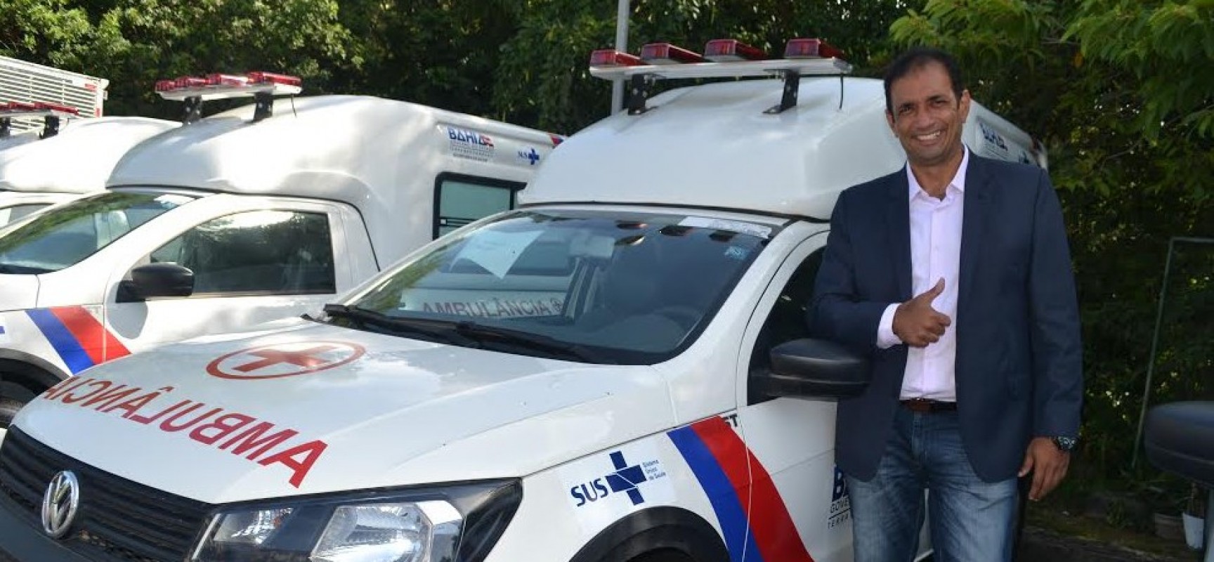 Prefeito de Ilhéus recebe nova ambulância para o município