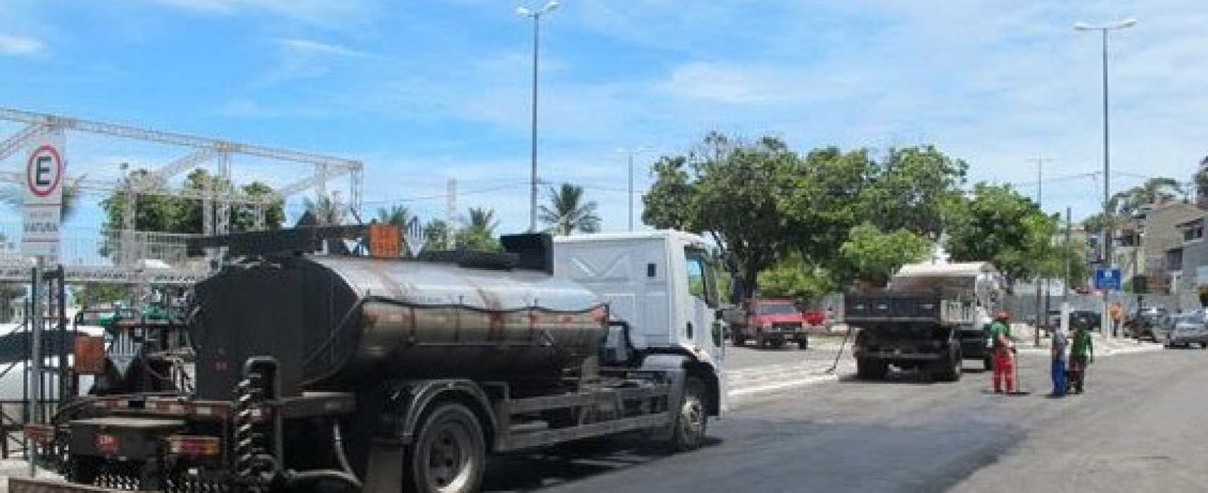 Prefeitura dá últimos retoques na Avenida Soares Lopes, palco do Ilhéus Folia