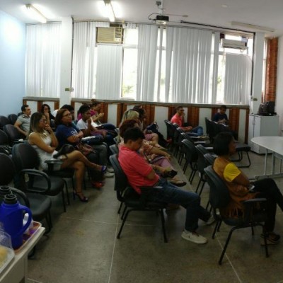 Presidente da ACI e estudantes da Uesc interagiram sobre o cenário empresarial