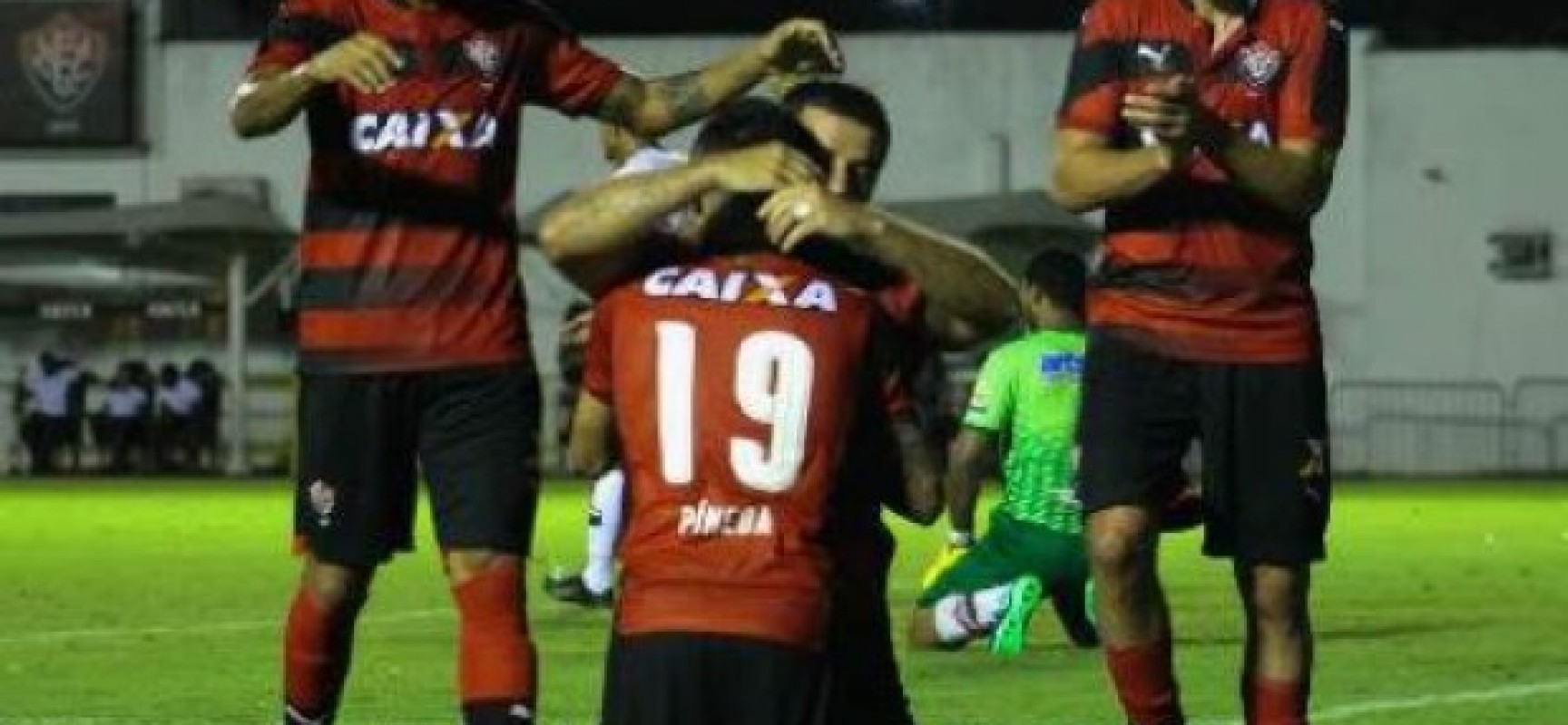 Vitória goleia Flamengo de Guanambi por 6 a 1
