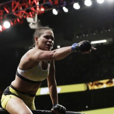 Baiana Amanda Nunes é eleita melhor lutadora de MMA do mundo