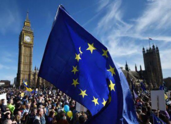 Britânicos vão as ruas para pedir volta do Reino Unido a União Européia