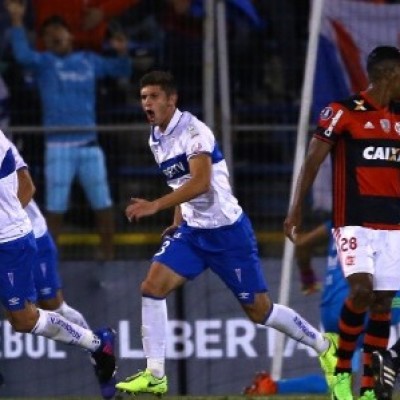 Flamengo cai diante do Universidad Católica
