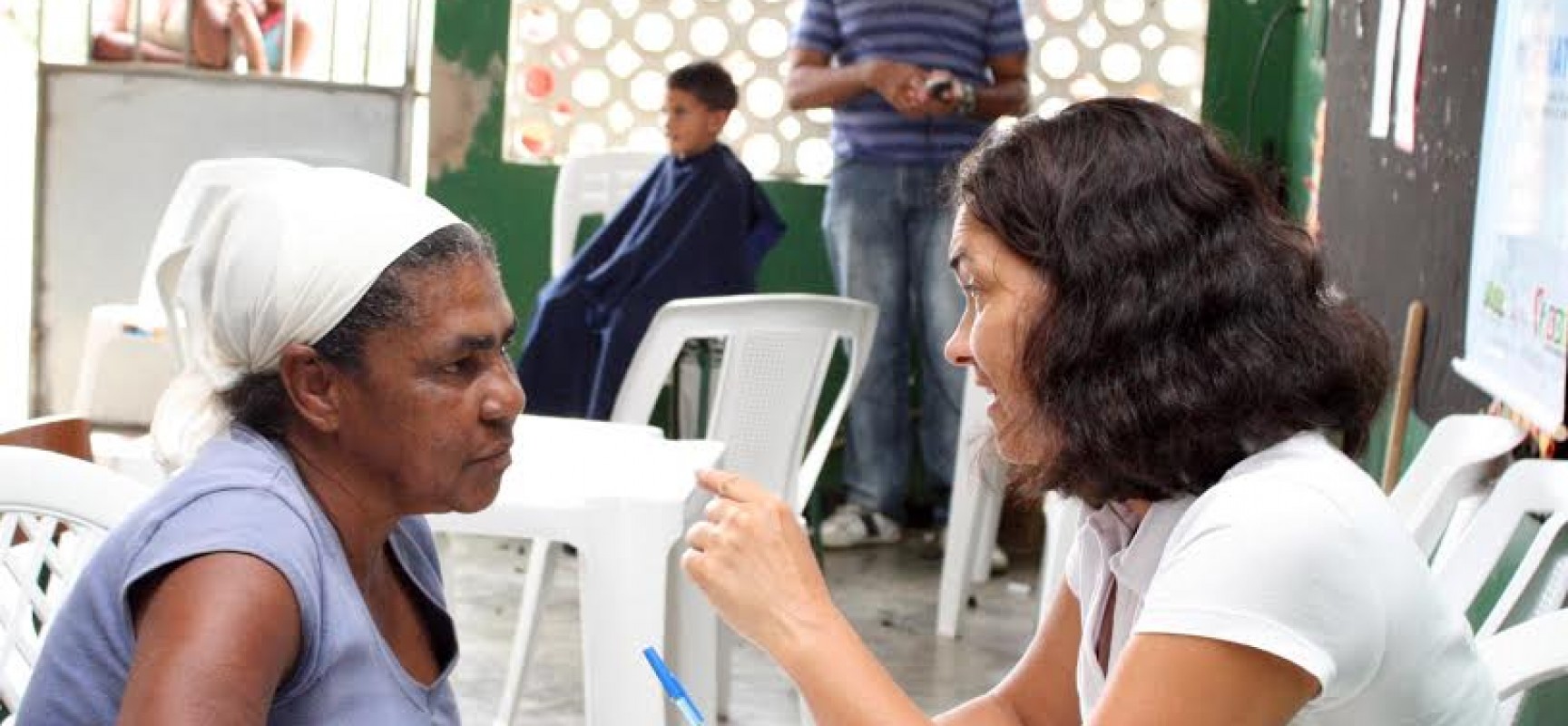 Prefeitura realiza ação para promoção à saúde da mulher no Residencial Vilela