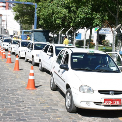 Prefeitura de Ilhéus convoca permissionários de táxi para renovação de alvarás