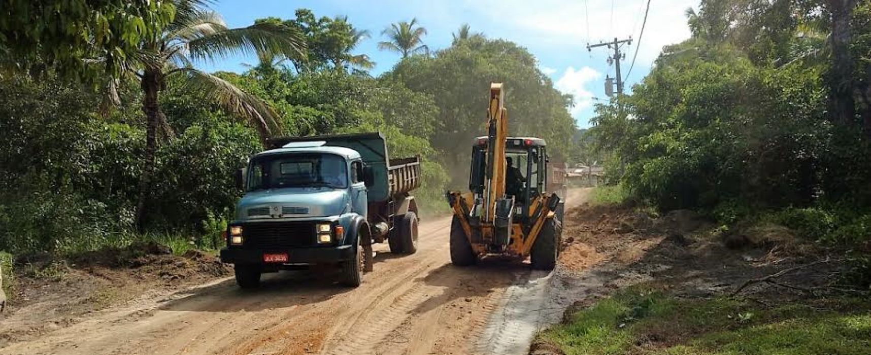 Seap realiza manutenção de estradas na zona rural, em Ilhéus