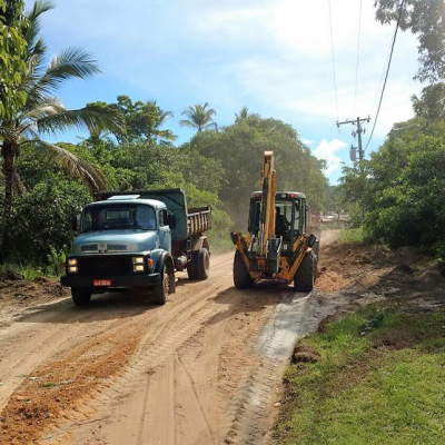 Seap realiza manutenção de estradas na zona rural, em Ilhéus