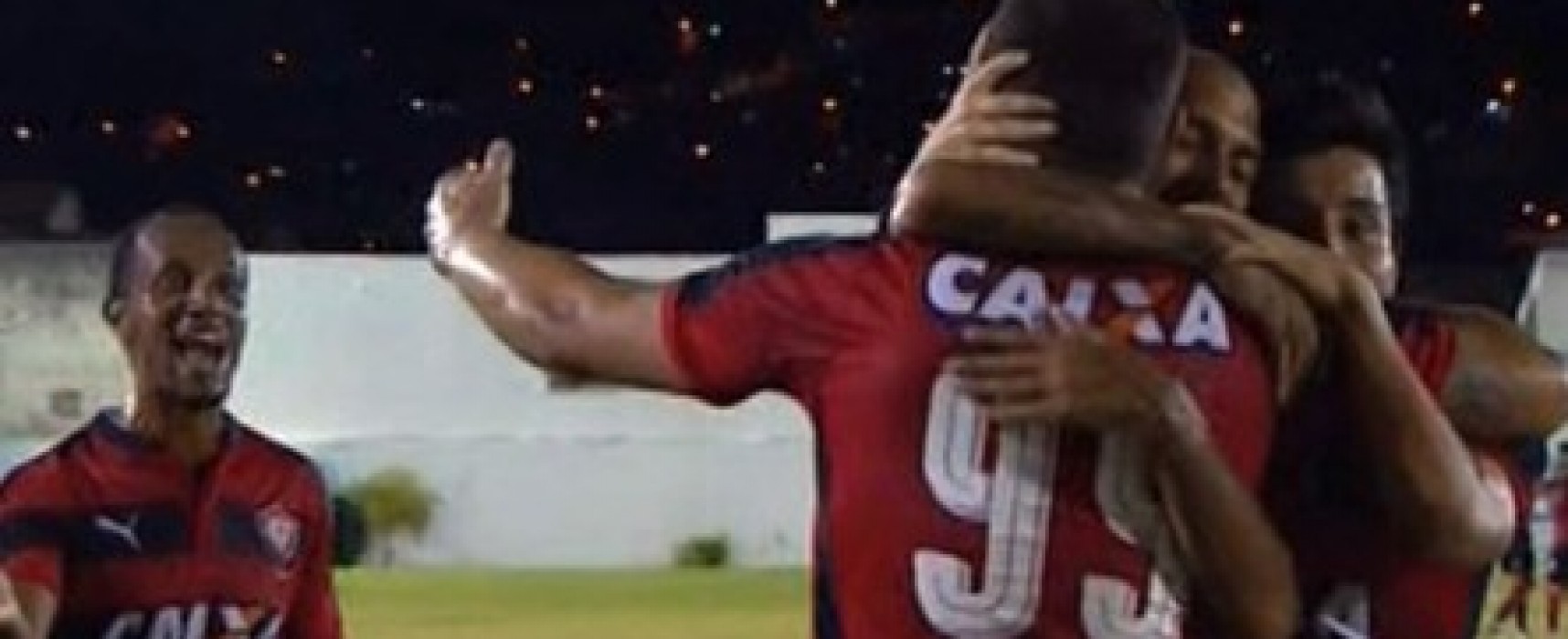 Vitória goleia Jacobina com time alternativo e mantém 100%