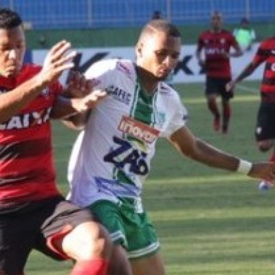 André Lima salva o Vitória empata o jogo em 1 a 1 e mantém vantagem contra o Conquista