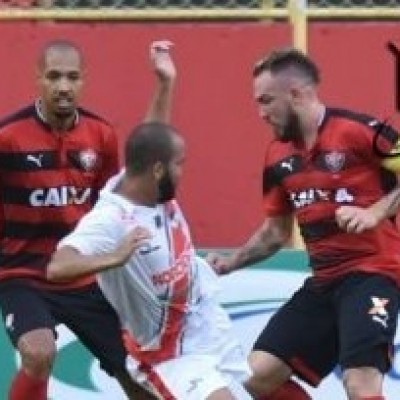 Com apagão no Barradão, Vitória vence River e se classifica para semifinais do Nordestão