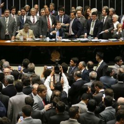 Comissão especial adia para maio votação do relatório da reforma da Previdência