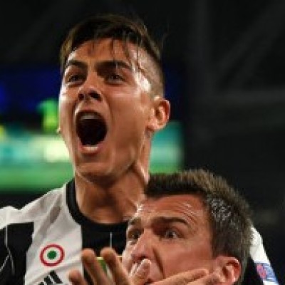 Dybala vence duelo com Neymar e Juve faz 3 a 0 no Barça