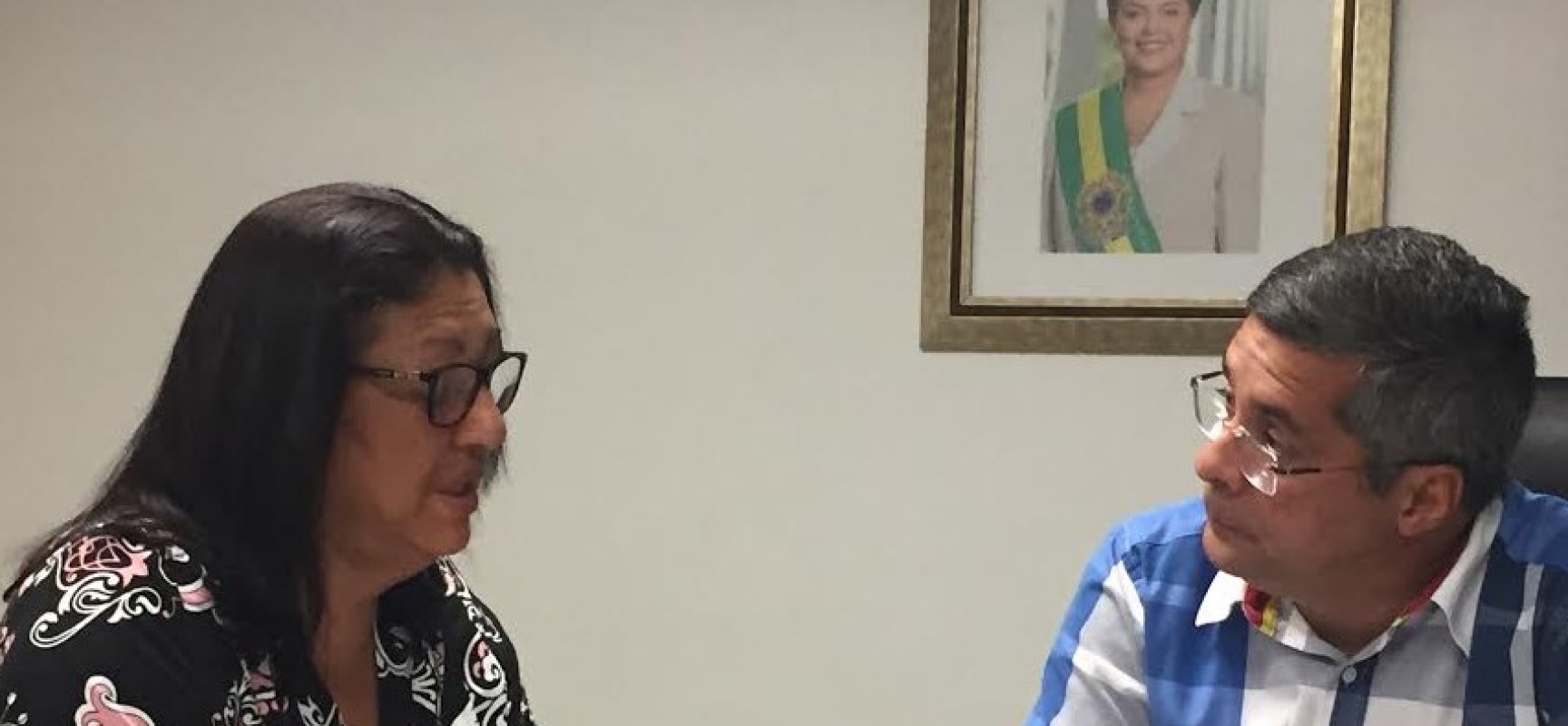 EM AUDIÊNCIA NA SEDUR, DEPUTADA VIABILIZA OBRAS DE INFRAESTRUTURA PARA O SUL BAIANO