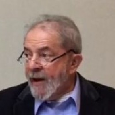 Lula vira réu em ação que investiga lavagem de dinheiro