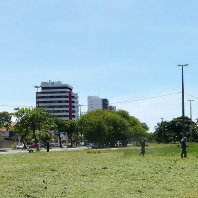 Extensão da Soares Lopes passa por manutenção de Parques e Jardins, em Ilhéus