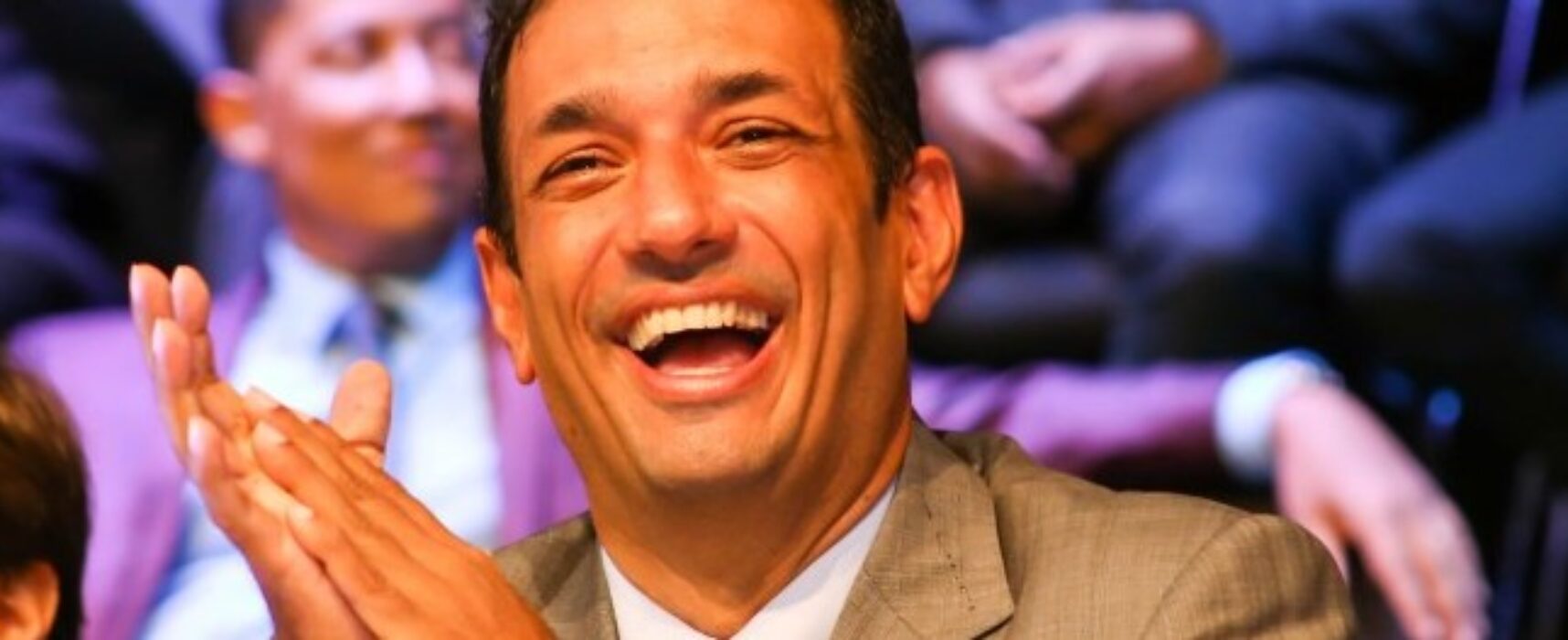 Prefeito assina contratos para construção de 79 casas na zona rural de Ilhéus