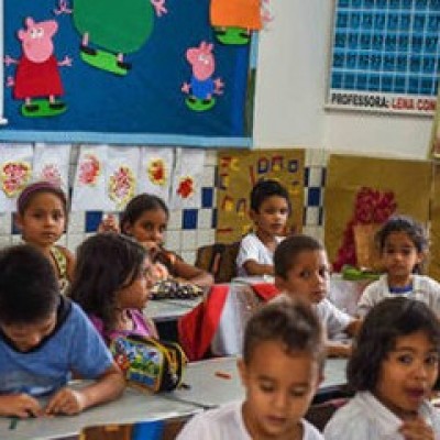 MEC propõe currículo nacional com criança alfabetizada aos 7 anos