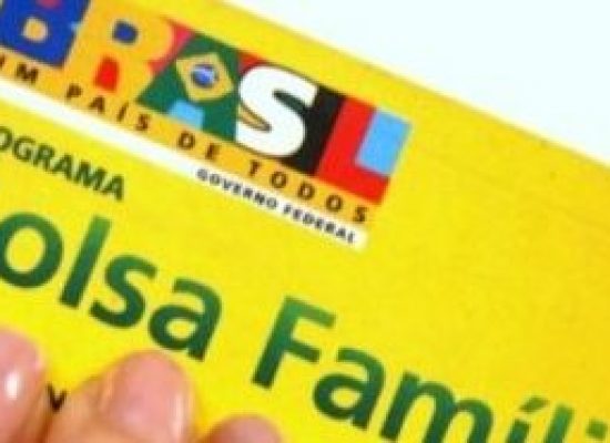 Governo federal garante 13º aos beneficiários do Bolsa Família