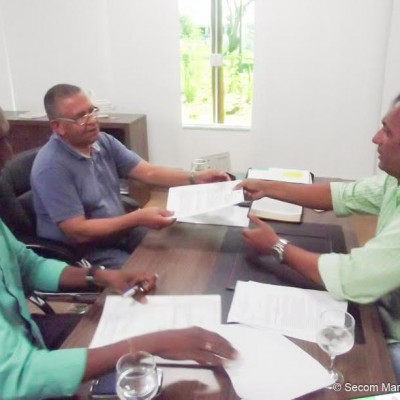 Prefeito de Ilhéus viabiliza instalação de um Centro Odontológico para feirantes, ambulantes e familiares