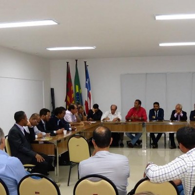 Prefeito e vereadores debate ações e projetos para Ilhéus
