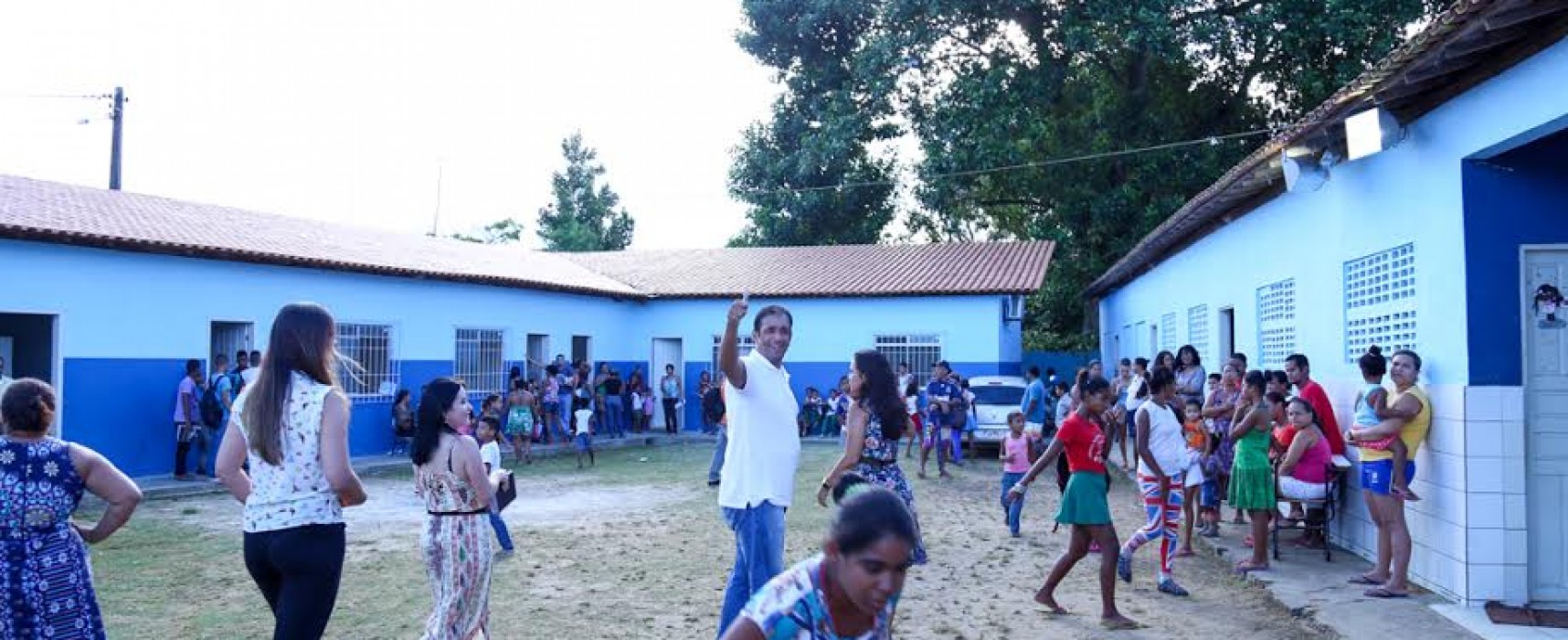 Prefeito reabre escola reformada em Ilhéus e Apresenta um novo conceito de educação inclusiva