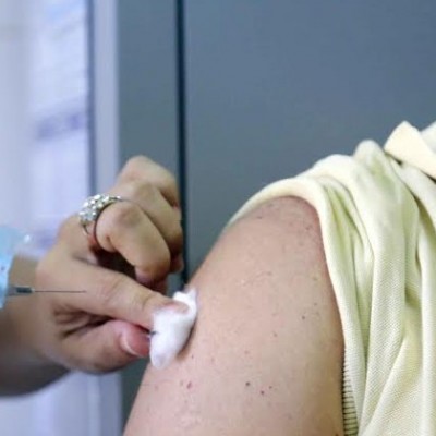 Vacinação contra Influenza começou hoje com atendimento a trabalhadores da saúde