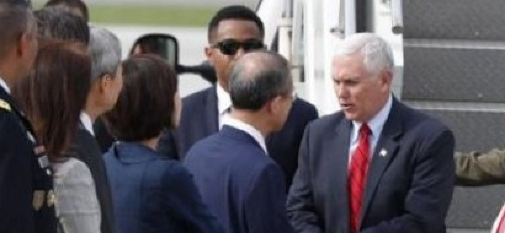 Vice-presidente dos EUA chega a Seul em meio a tensão na península coreana