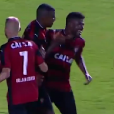 Vitória goleia o Conquista por 5 a 0 e faz final contra o Bahia