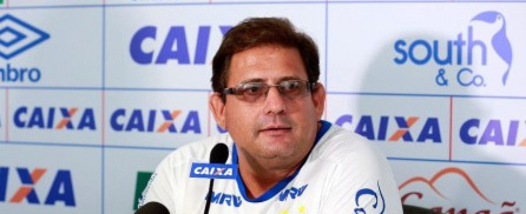 “A gente vem trabalhando de forma incisiva”, afirma Guto Ferreira sobre elenco