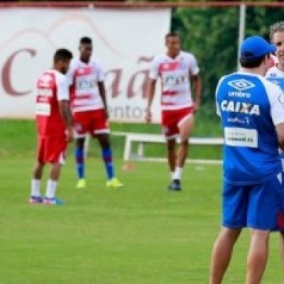 Bahia volta aos treinos após comemorações por título do Nordestão
