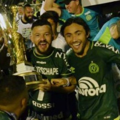 Chape conquista primeiro título após tragédia