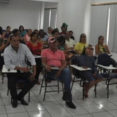 Diretores da rede municipal de ensino de Ibicaraí participam de curso do Programa Despertar