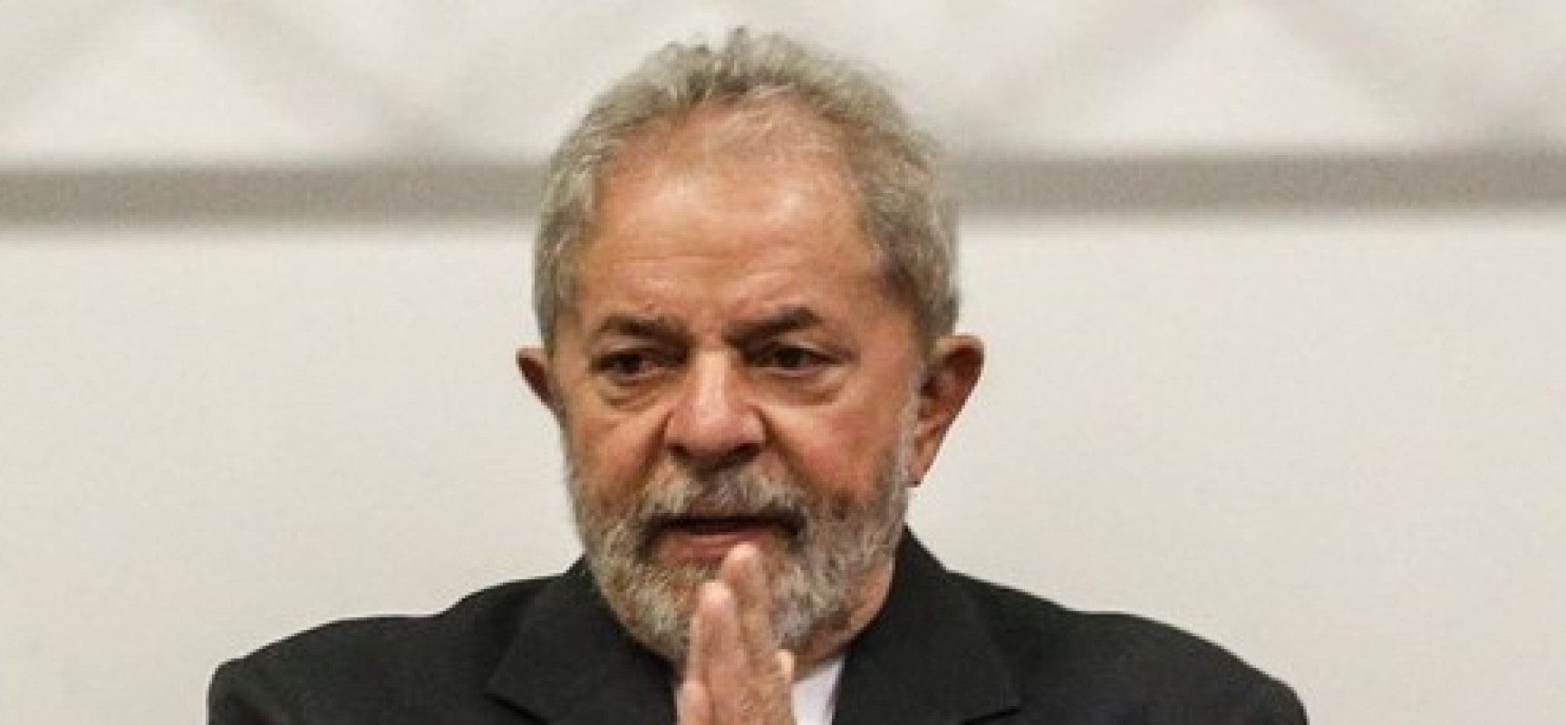 Lula negou ser dono do triplex no Guarujá em depoimento a Moro
