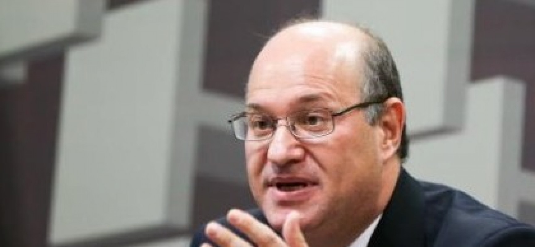 País tem “amortecedores robustos” para momentos de crise, diz presidente do BC