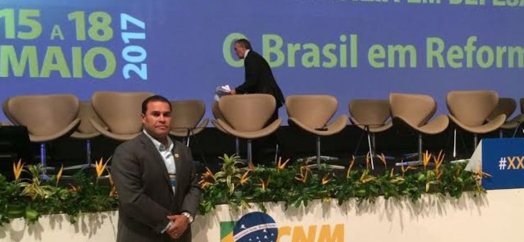 Prefeito de Ibicaraí participa da Marcha dos Prefeitos em Brasília