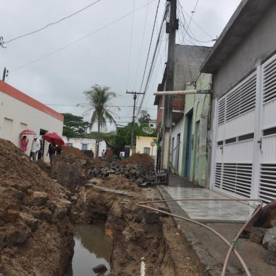 Prefeitura de Ibicaraí realiza reconstrução da rede de esgoto na travessa Santa Helena