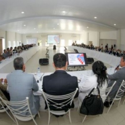 Rui destaca “mobilização das famílias” em reunião do Pacto pela Vida